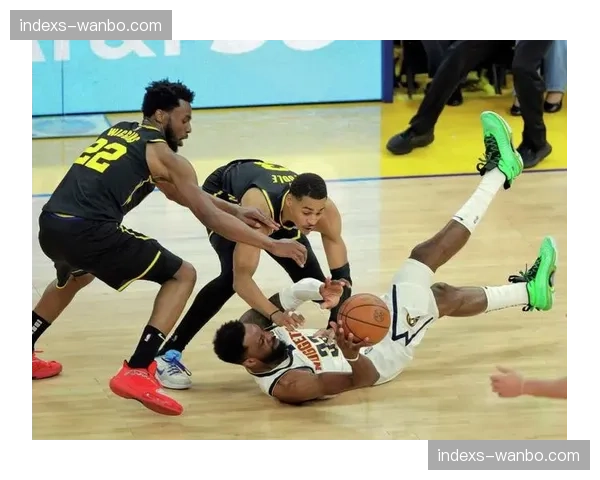 爵士防守效率联盟垫底，场均失分125.4分暴露体系崩塌